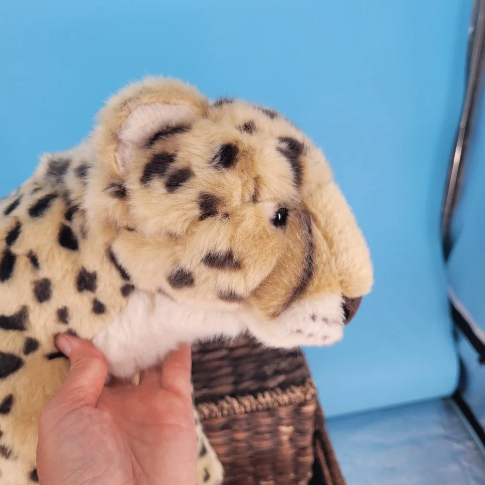 FAO Schwarz Cheetah Leopard Cat Plush Realistic 25